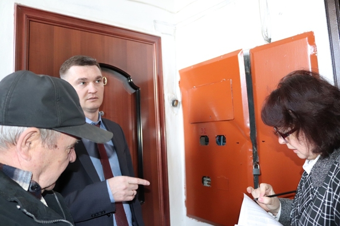Замминистра приезжал помочь шахтинским управляющим компаниям в погашении долгов