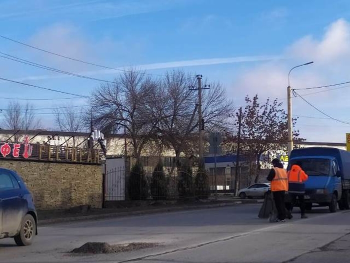 В Шахтах начали ремонтировать дороги