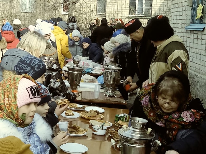 В Шахтах празднуют Масленицу