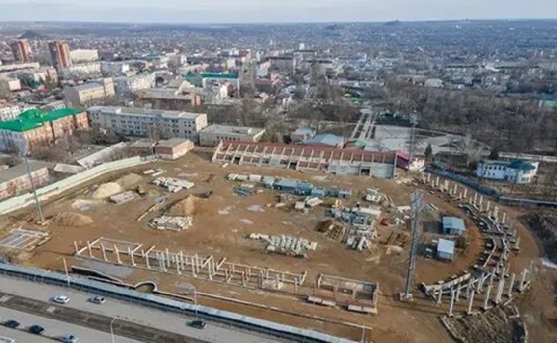 Самый злополучный стадион Ростовской области пообещали сдать до конца 2023 года
