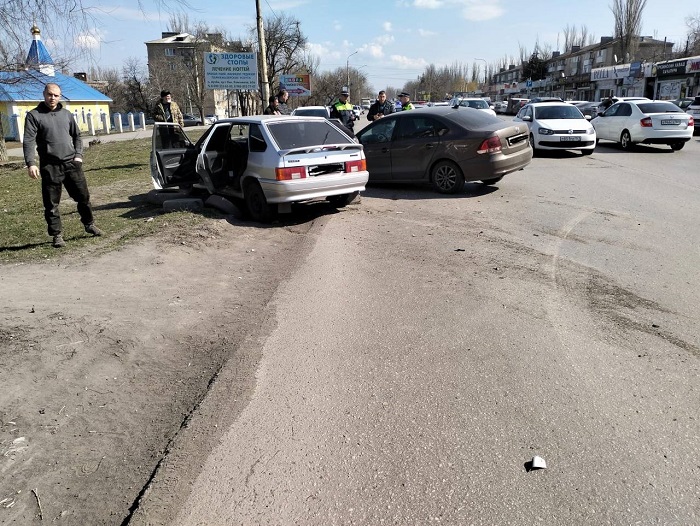 В квартале Машиносчётная в ДТП пострадал пассажир