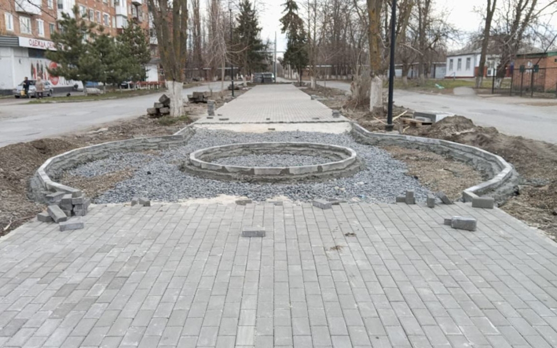 Ремонт канализационного коллектора устранил препятствия к реконструкции сквера в посёлке Майском