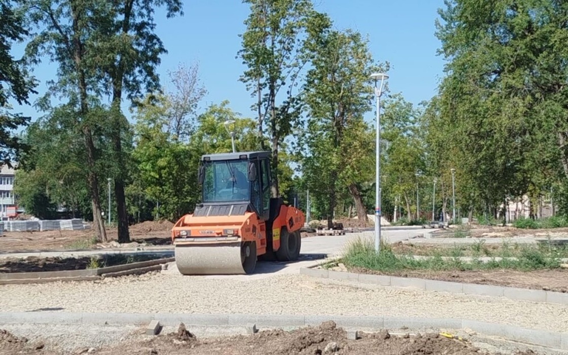 В Александровском парке продолжают реконструкцию