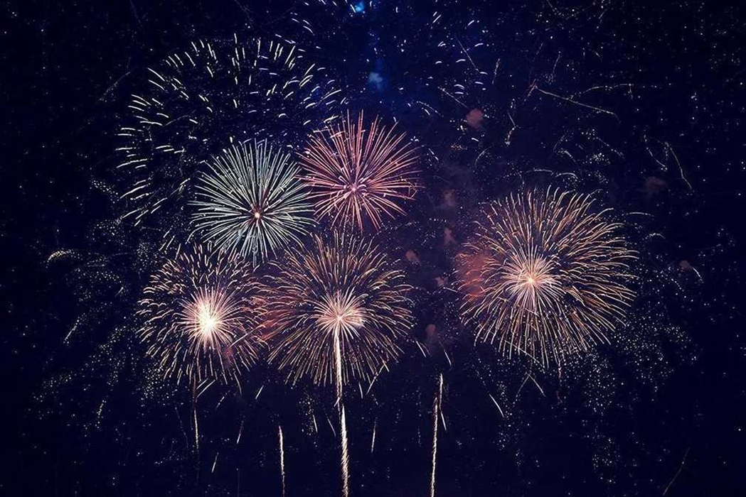 Напомнили об ответственности за салюты и фейерверки