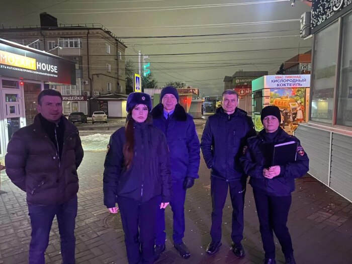 Популярные у молодёжи места в Шахтах посетили полицейские